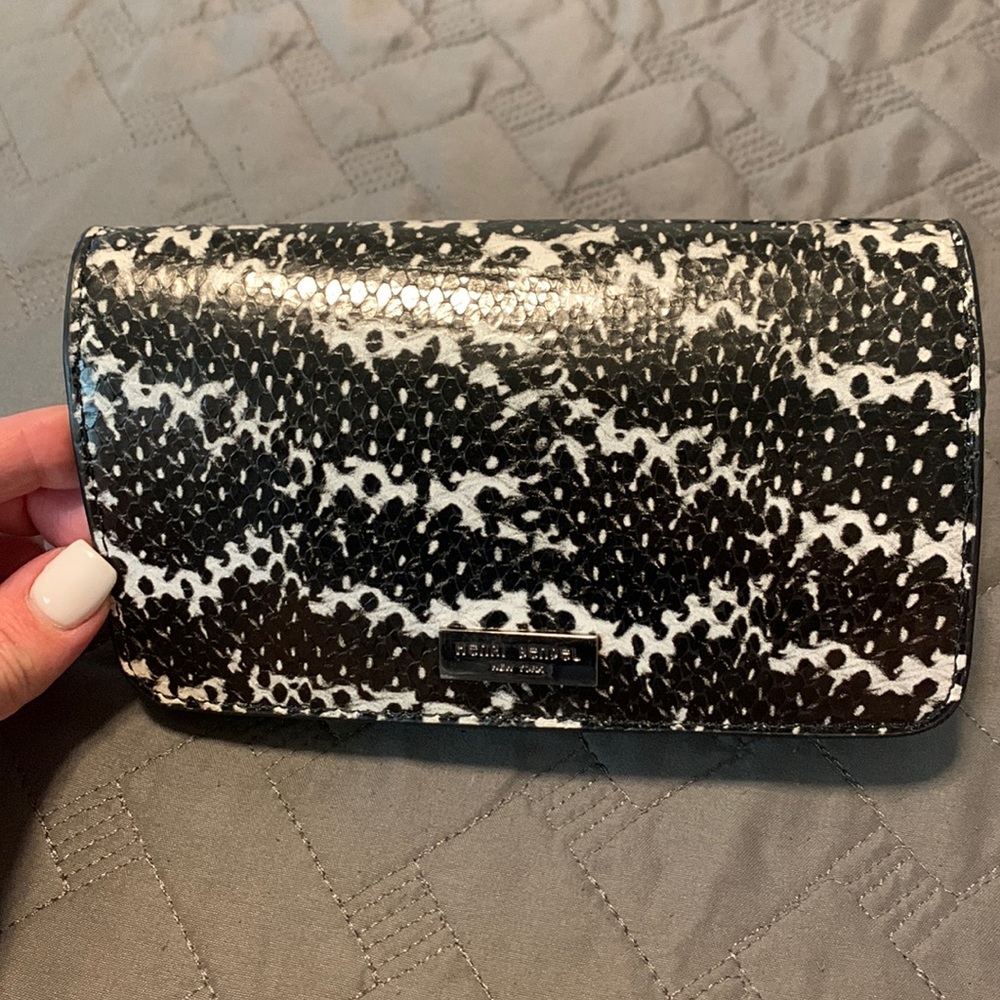 Henri Bendel crossbody wallet